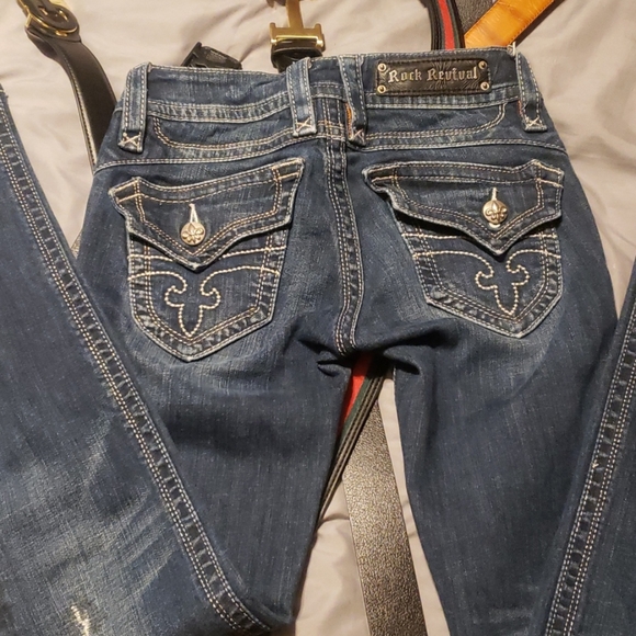 2 pair women's Rock Revival Jeans - Picture 2 of 5